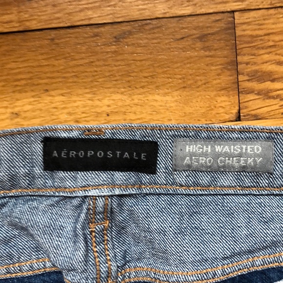 Two-Tone High Waisted Shorts - Picture 3 of 3